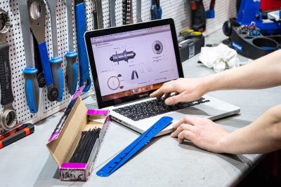 Waarom je auto straks zelf om onderhoud vraagt